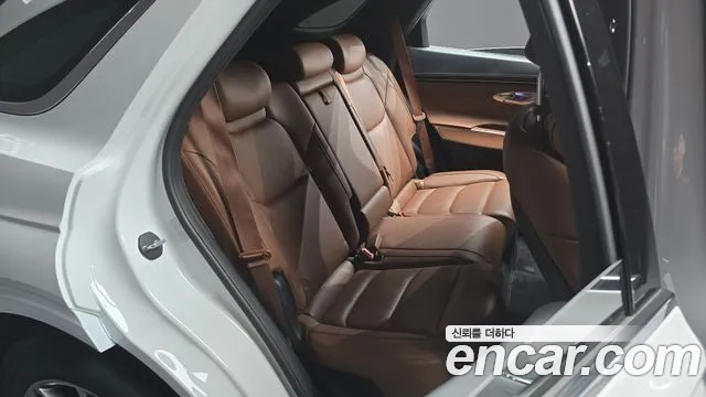 Genesis GV70 — Фото автомобиля 12