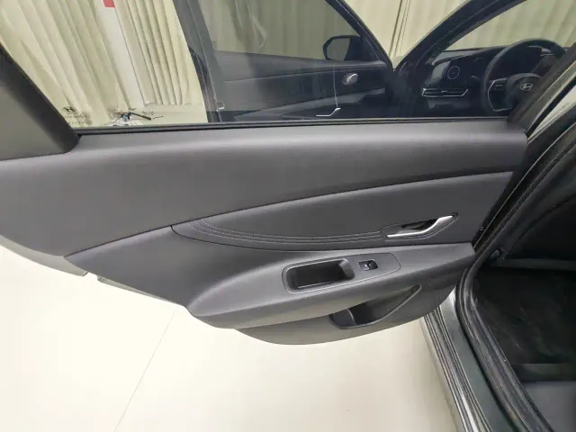 Hyundai Elantra — Фото автомобиля 9