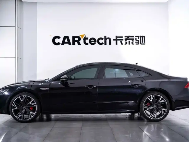 Audi A7L — Фото автомобиля 8
