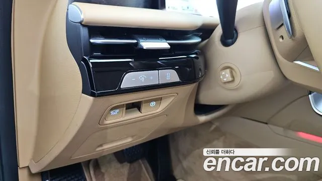 Genesis G80 Бензин 2.5 турбо AWD — Фото автомобиля 16
