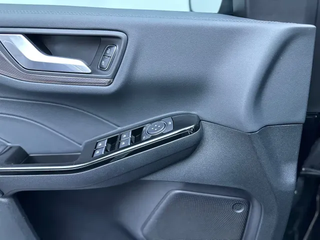 Ford Escape — Фото автомобиля 14