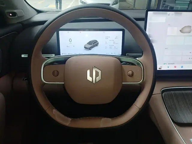 Leapmotor C11 — Фото автомобиля 10