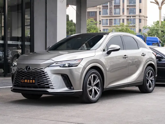 Фотография автомобиля — Lexus RX