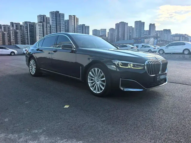 BMW 7 Series — Фото автомобиля 3