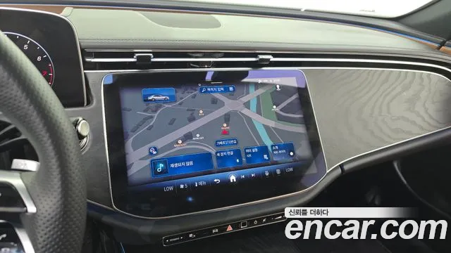 Mercedes-Benz E-Class — Фото автомобиля 12