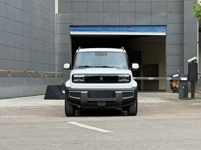 Baojun Yep — Фото автомобиля 2