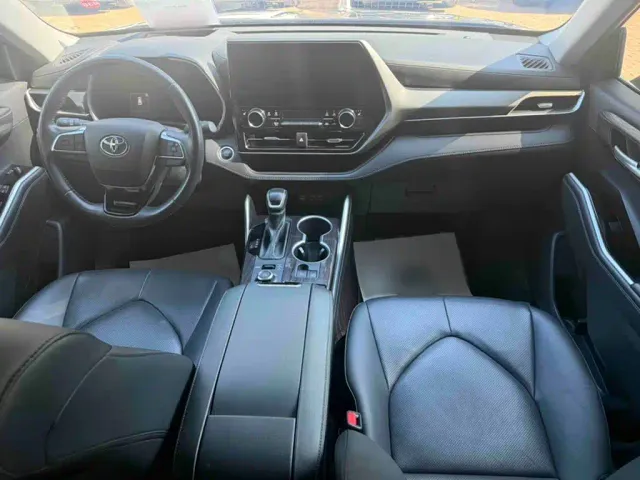 Toyota Highlander — Фото автомобиля 15
