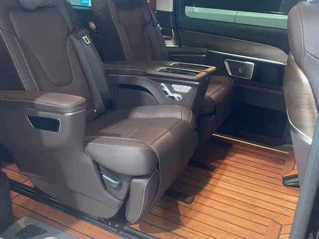 Mercedes-Benz V-Class — Фото автомобиля 4