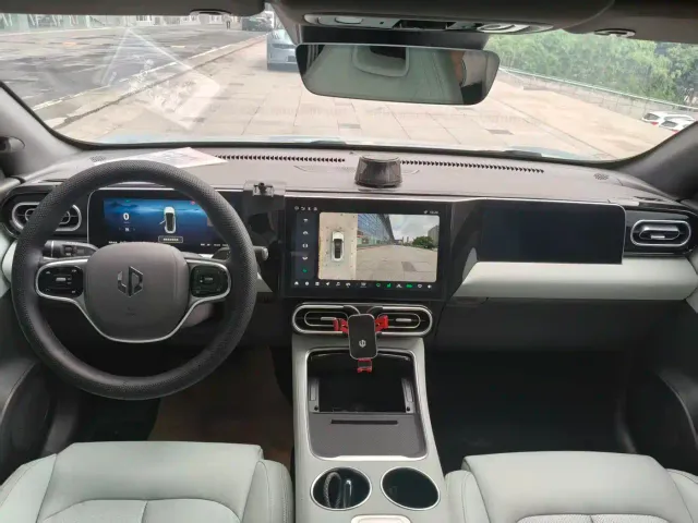 Leapmotor C01 — Фото автомобиля 11