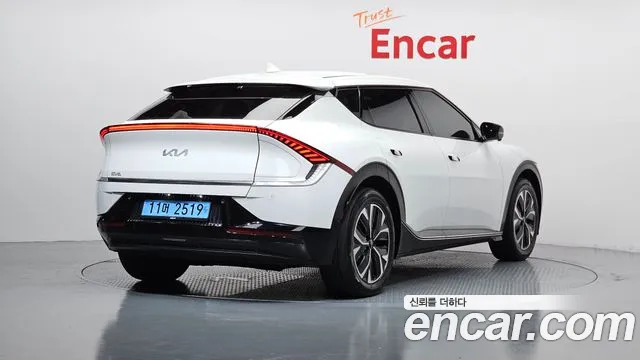Kia EV6 — Фото автомобиля 2