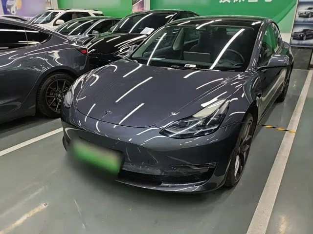 Фотография автомобиля — Tesla Model 3
