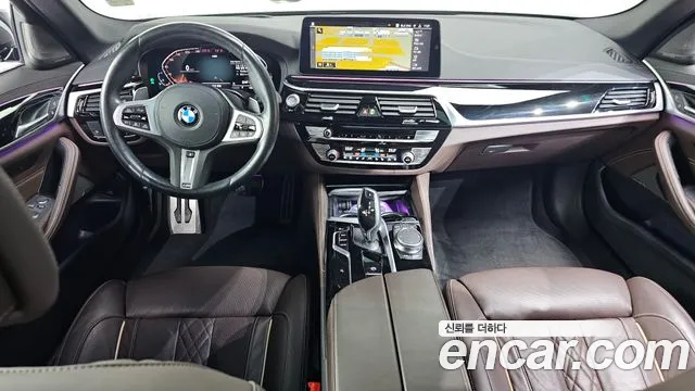 BMW 5 Series G30 — Фото автомобиля 10