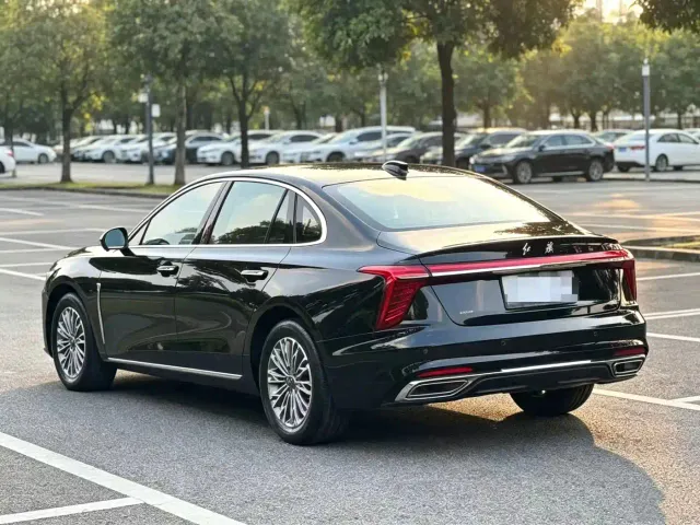 Hongqi H5 — Фото автомобиля 11