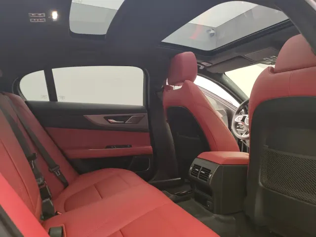 Jaguar XEL — Фото автомобиля 7