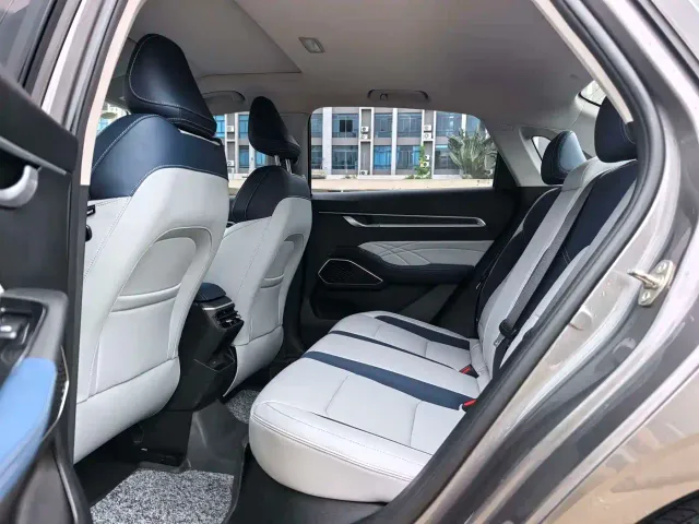 Geely Emgrand — Фото автомобиля 9