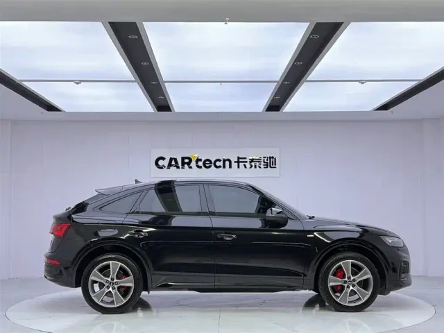 Audi Q5L Sportback — Фото автомобиля 6