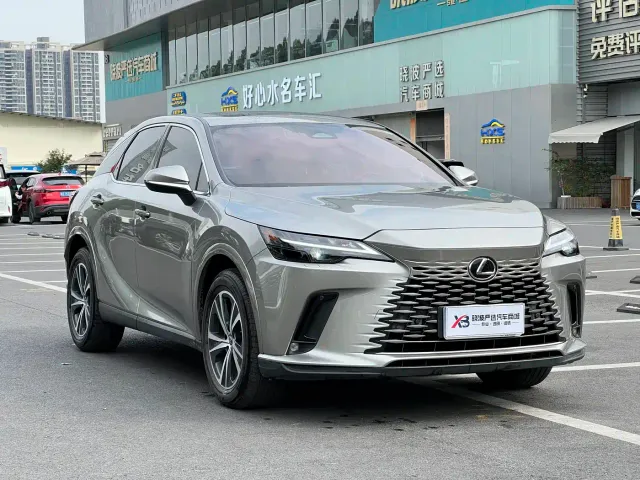 Lexus RX — Фото автомобиля 3