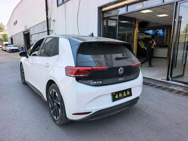 Volkswagen ID.3 — Фото автомобиля 4