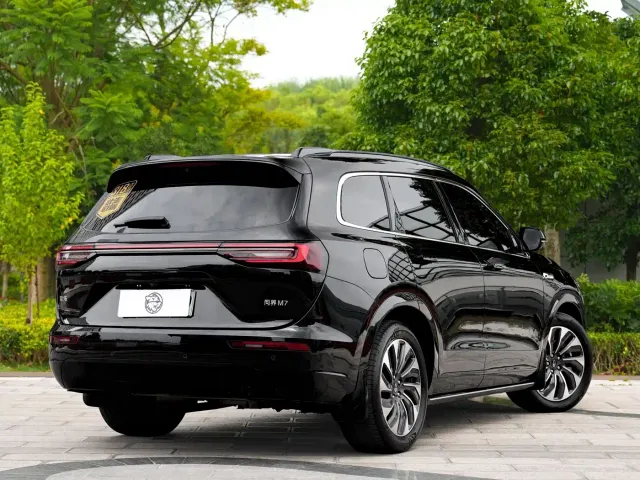 Aito M7 — Фото автомобиля 9