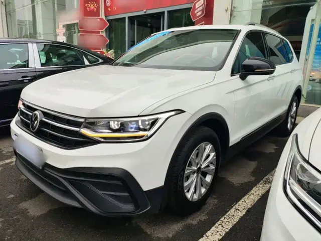 Фотография автомобиля — Volkswagen Tiguan L