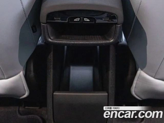 Volvo EX30 — Фото автомобиля 19