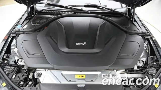 BMW i4 — Фото автомобиля 6