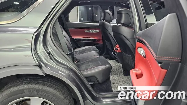 Genesis GV70 2.5T Бензин 2WD — Фото автомобиля 12