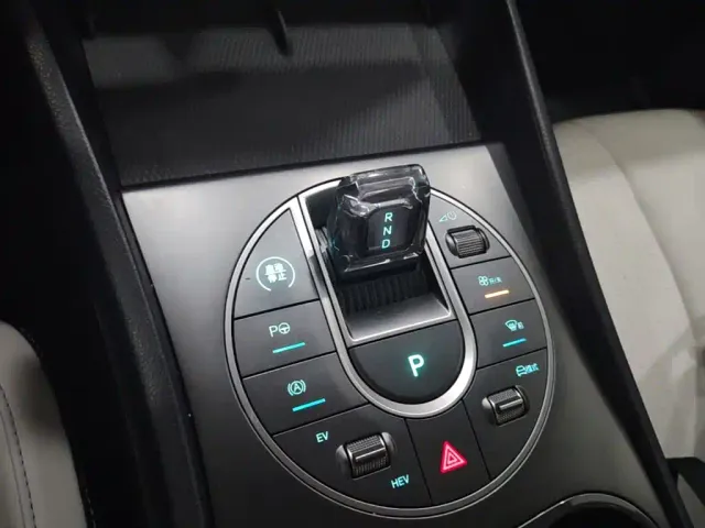 BYD Seal 05 DM-i — Фото автомобиля 13