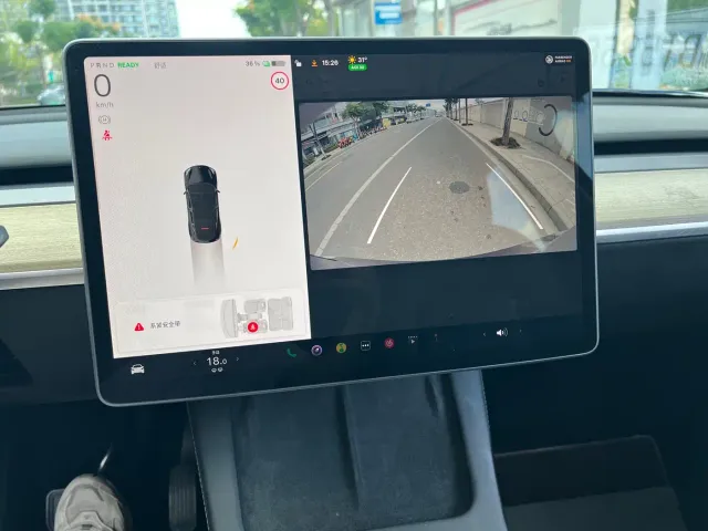 Tesla Model Y — Фото автомобиля 4