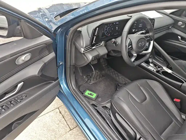 Hyundai Elantra — Фото автомобиля 15