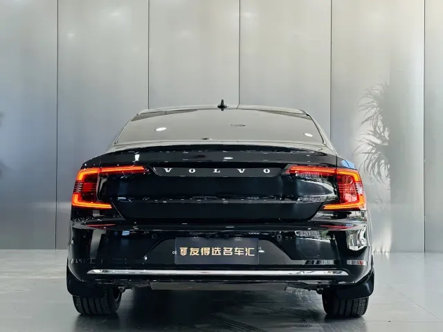 Volvo S90 — Фото автомобиля 8