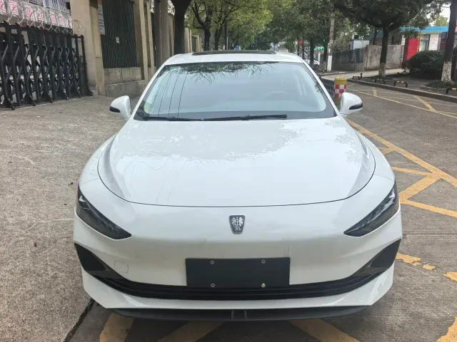Roewe D7 — Фото автомобиля 2