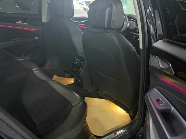 Volkswagen Passat — Фото автомобиля 12