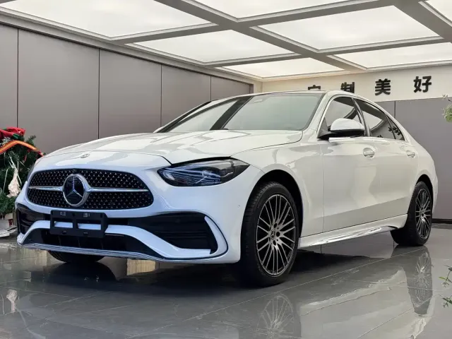 Фотография автомобиля — Mercedes-Benz C-Class