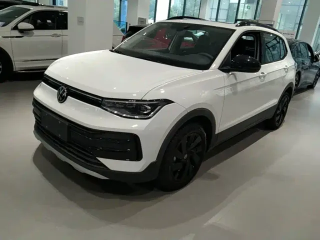 Фотография автомобиля — Volkswagen Tharu