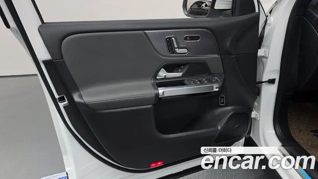 Mercedes-Benz EQB X243 — Фото автомобиля 13