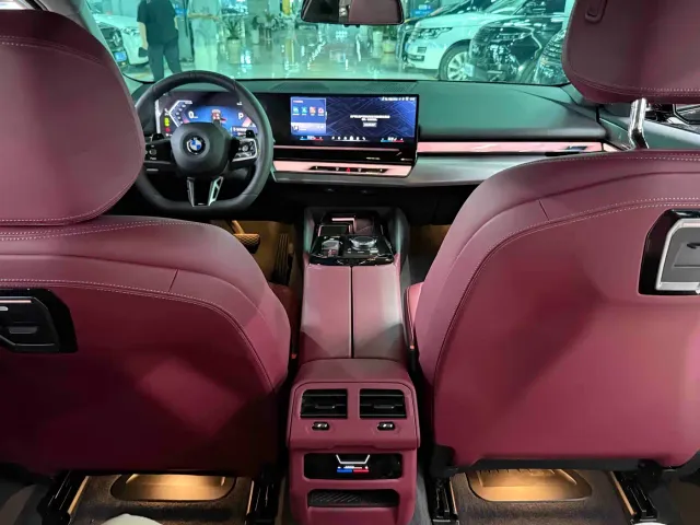 BMW 5 Series — Фото автомобиля 17