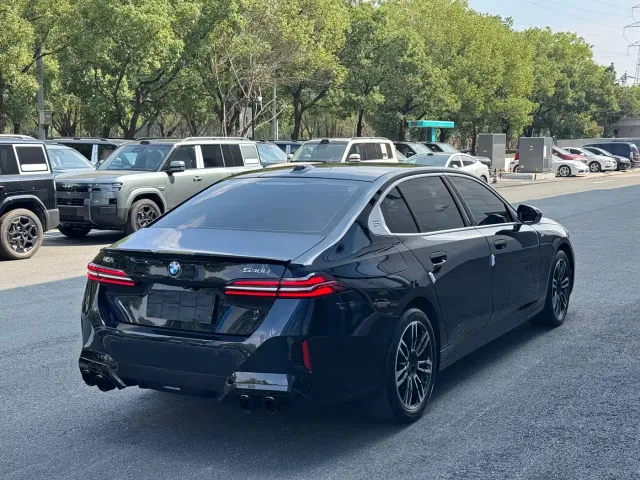 BMW 5 Series — Фото автомобиля 18