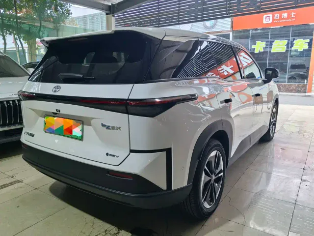 Toyota BoZhi 3X — Фото автомобиля 13