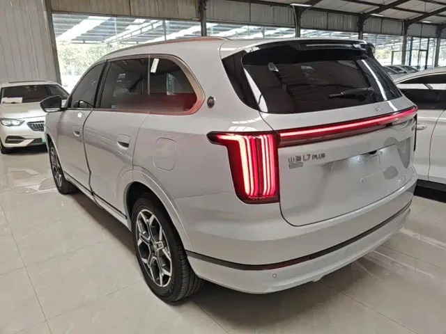 Jetour Shanhai Jetour Shanhai L7 PLUS 2025 220km Elite Edition 7-seater — Фото автомобиля 4