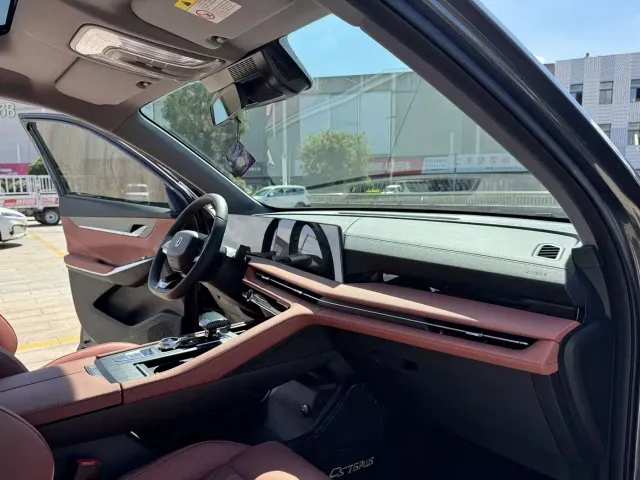 Changan CS75 Plus — Фото автомобиля 29