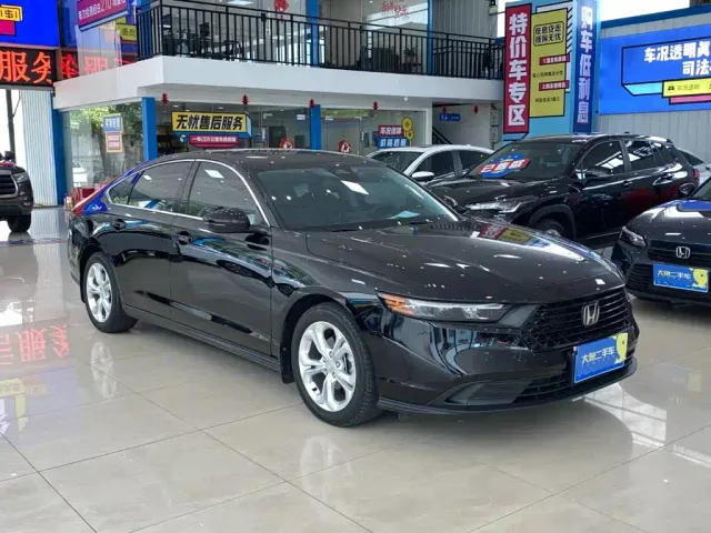 Honda Accord — Фото автомобиля 3