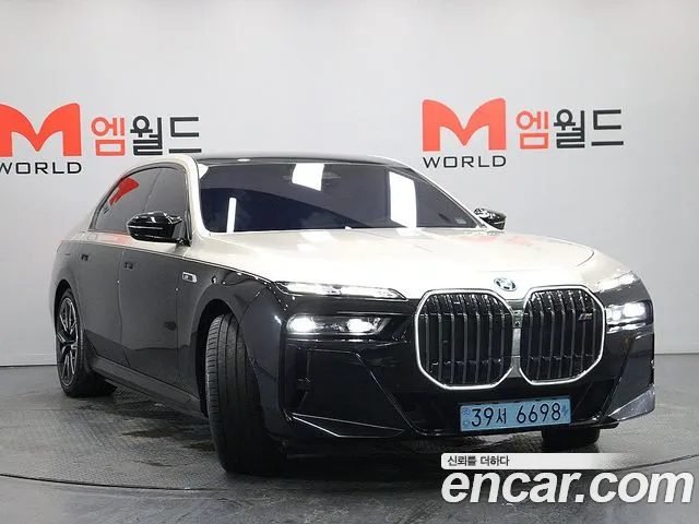 BMW i7 — Фото автомобиля 2