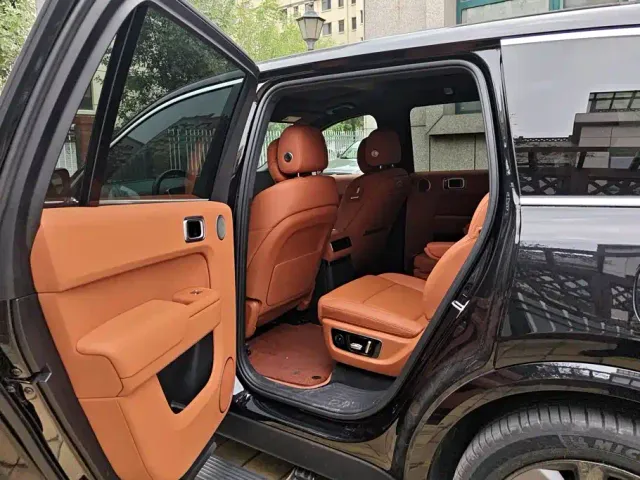 Li Auto L9 — Фото автомобиля 11