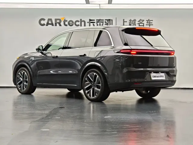 Li Auto L8 — Фото автомобиля 4