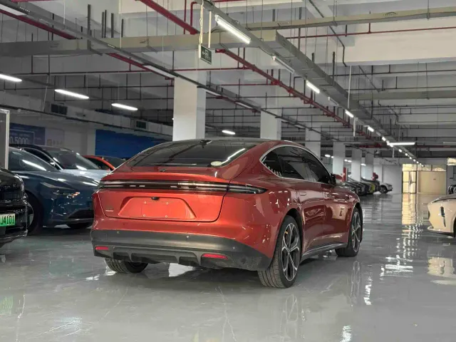Nio ET5 — Фото автомобиля 14