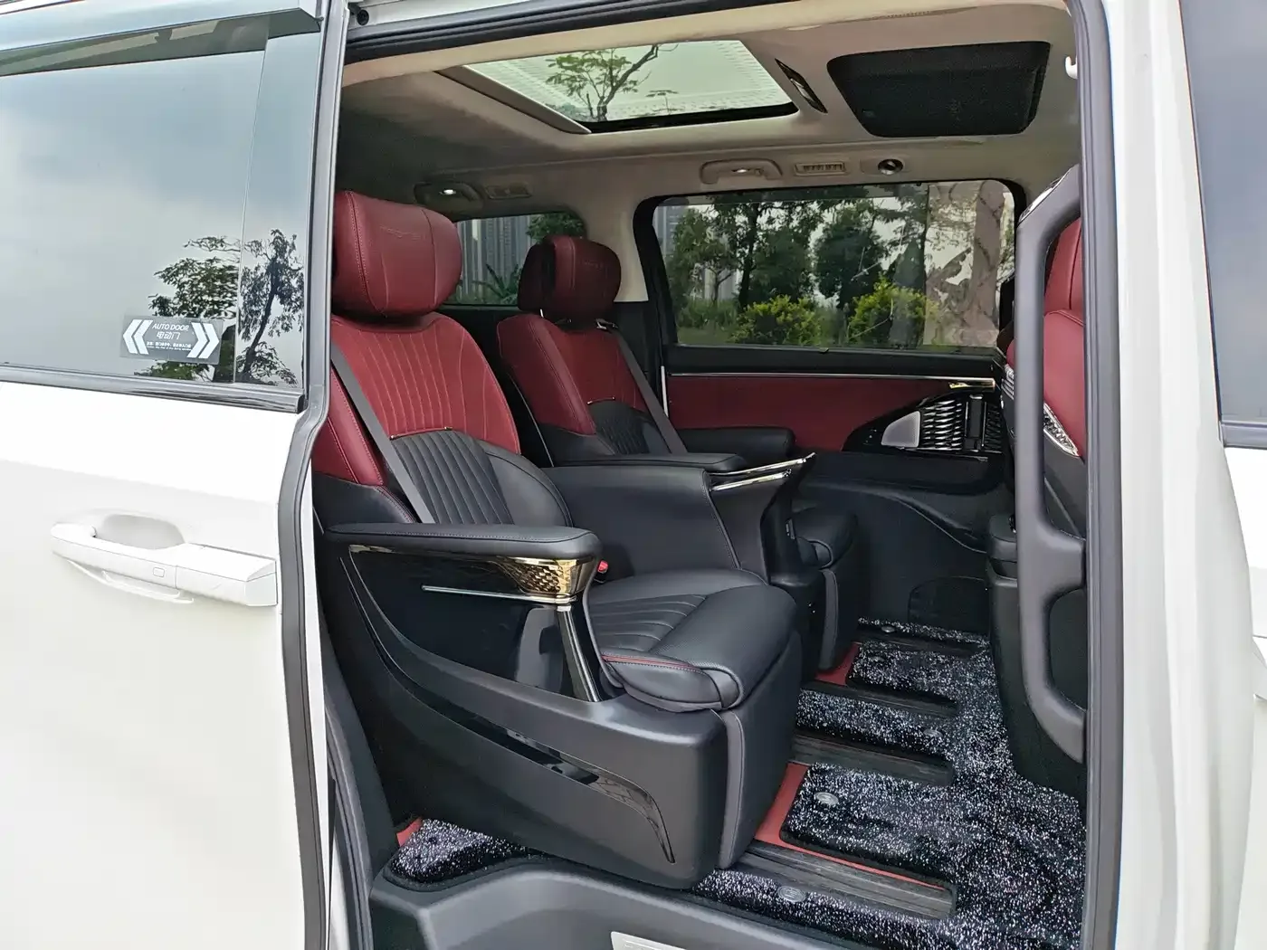 GAC Trumpchi Trumpchi E9 2023 E9 Grandmaster — Фото автомобиля 10