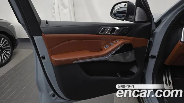 BMW X7 xDrive 40d M Sport 7 мест — Фото автомобиля 18