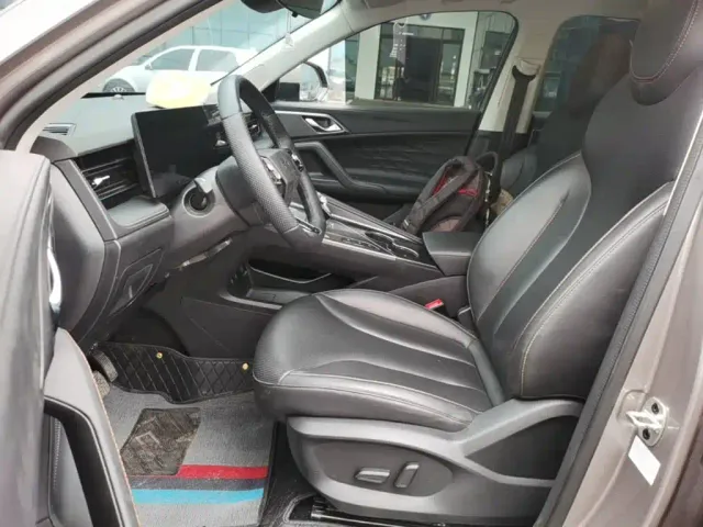 Roewe RX5 — Фото автомобиля 14