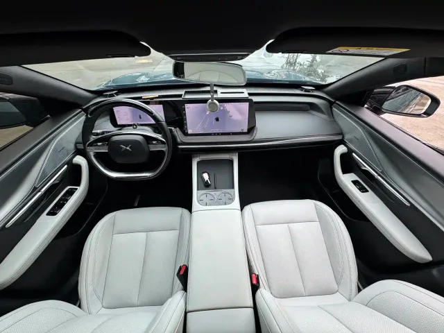 Xpeng P7 — Фото автомобиля 9